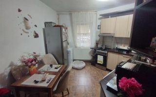Apart  2 cam spațios Aradului- parter cu balcon centrala proprie - Poză 1