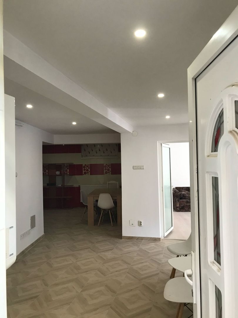 CASA cu 2 imobile în zona centrala - Poză 2