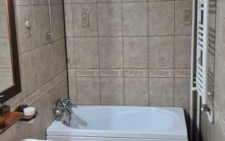 Închiriez garsonieră modernă, Piata Muncii, spațioasă, boiler, AC - Poză 5