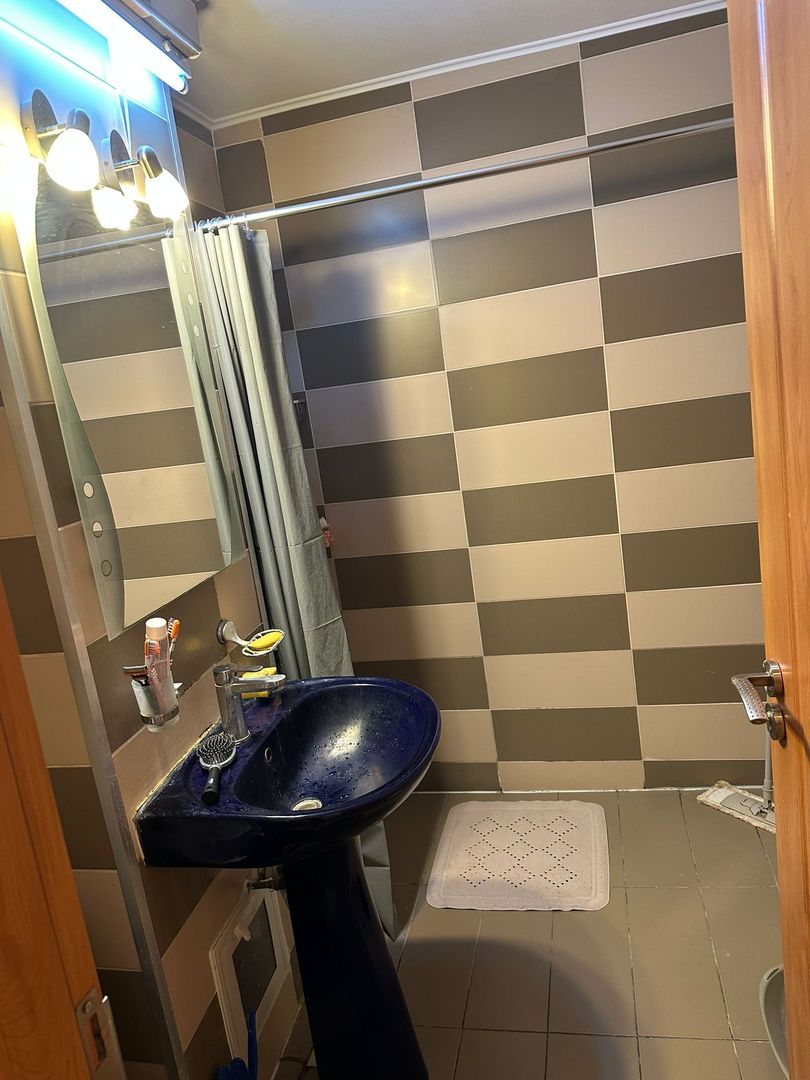 Apartament 3 camere, Decomandat. Bld. Al. Obregia, zona Vatra Dornei. - Poză 10