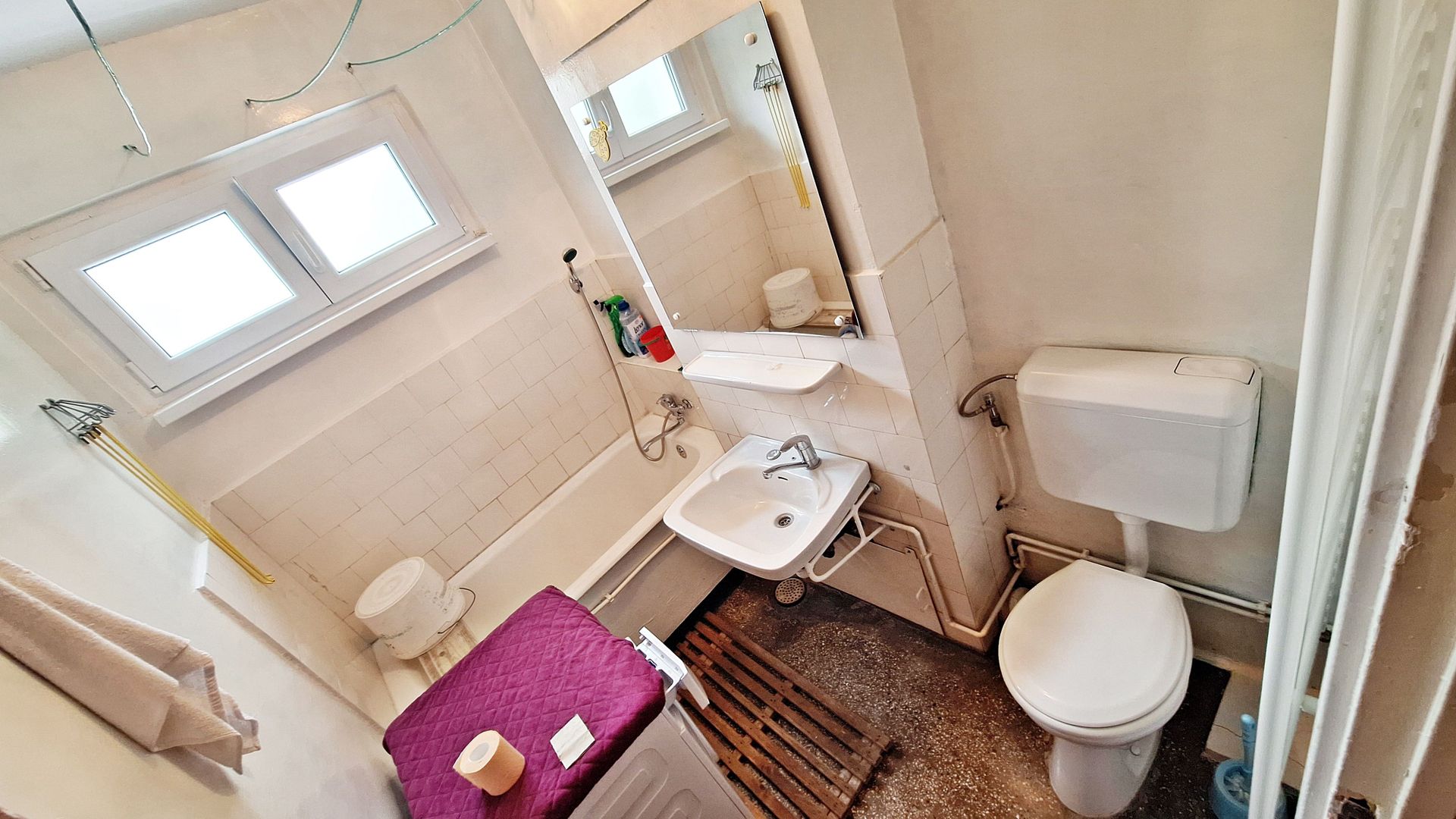 Zona Garii Apartament 3 camere, etaj 3/4, insorit, liber, 119900 euro - Poză 16