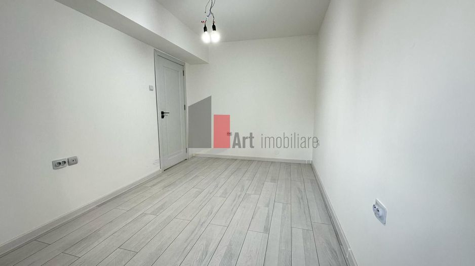 Apartament 3 camere metrou Romancierilor,centrala proprie - Poză 4