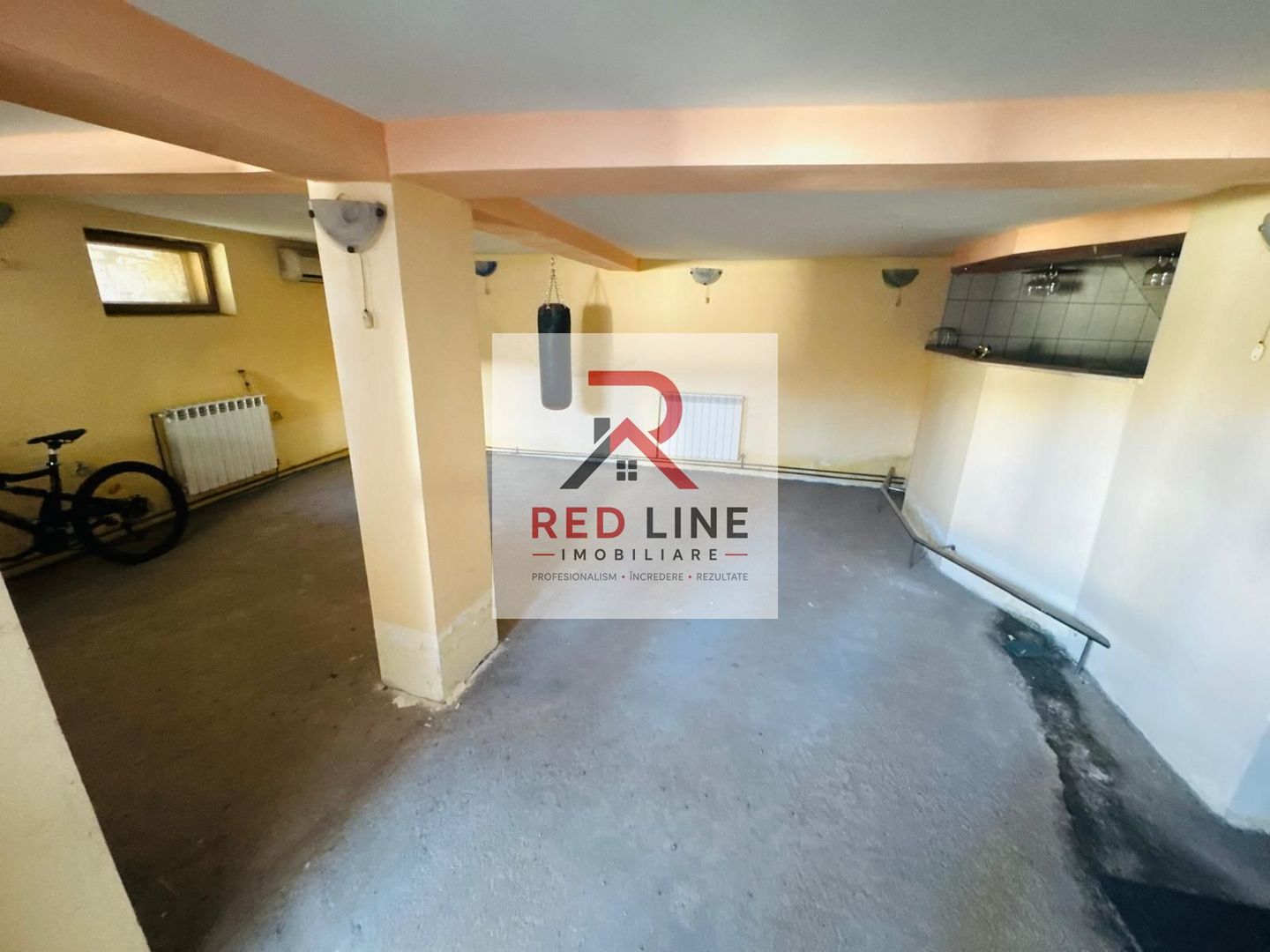 Vilă impunătoare, construcție solidă D+P+E+M, 430 mp – pretabilă pensiune - Poză 5