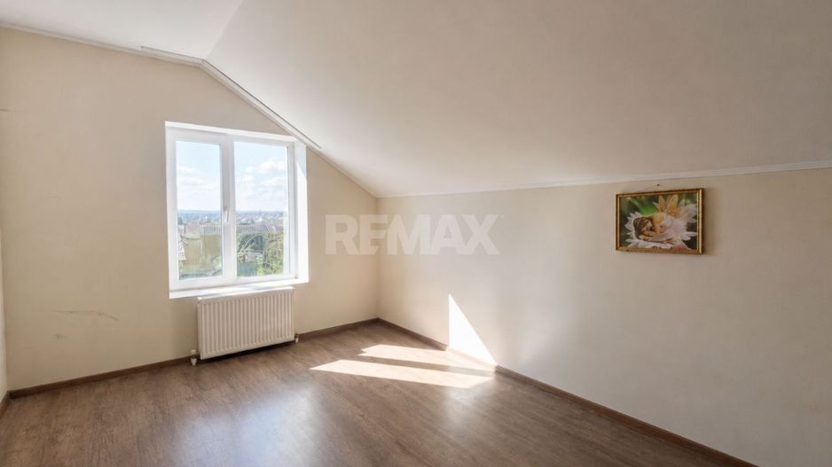 Casă în Doroțcaia – 170 m² | 13,71 ari | 6 camere + living - Poză 16