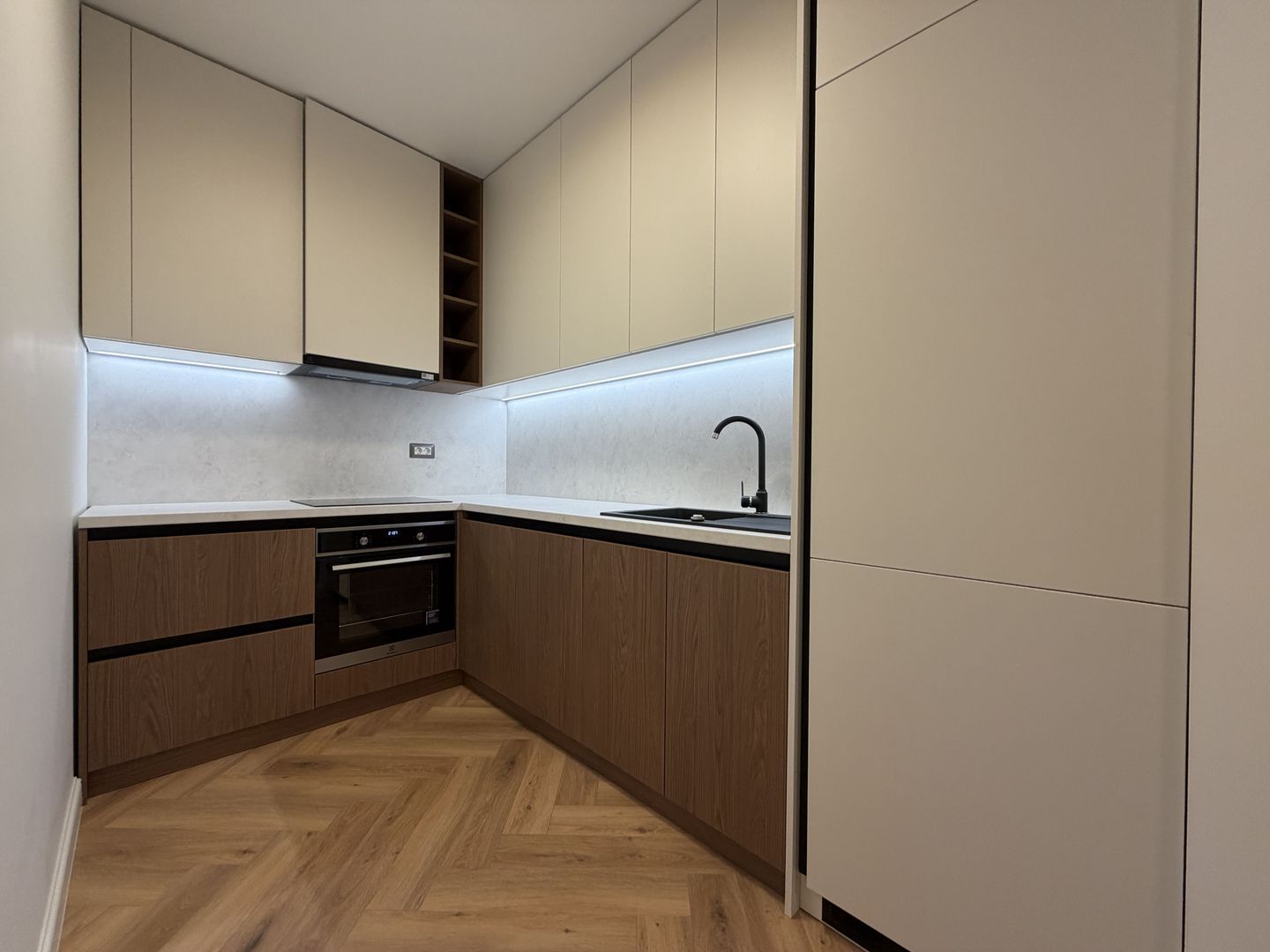 NOU - PRIMA INCHIRIERE | MOBILAT SI UTILAT | TERASA | LOC DE PARCARE - Poză 7