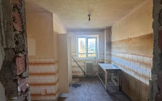 APARTAMENT 3 CAMERE ETAJ 3 CAMPULUNG - Poză 14