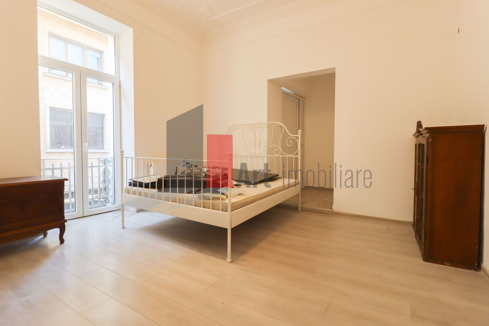 Apartamentul "REHEGUA" , stradal, bloc "REABILITAT" - Poză 11