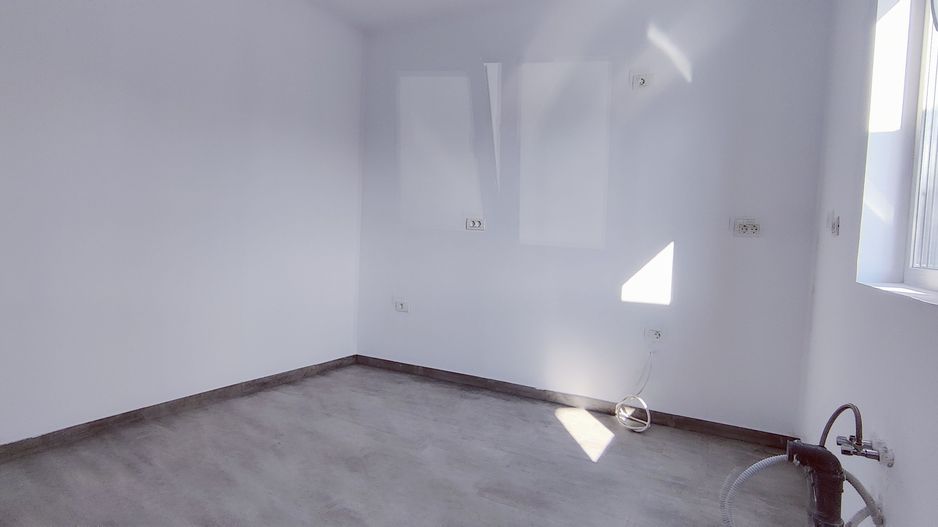 DUPLEX CERNETEAZ  140 MP UTILI + TEREN 570 MP - Poză 3