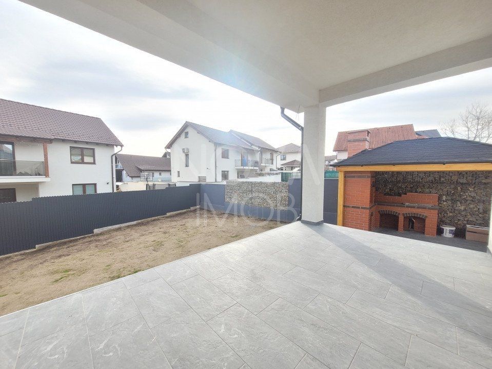 Casa individuala pe un singur nivel cu garaj dublu - Selimbar - Poză 17