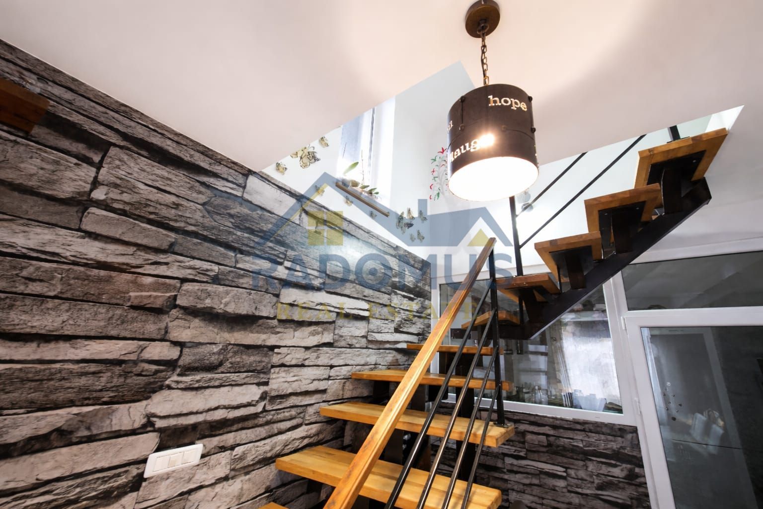 Casă Poienarii Burchii - Mobilată & Utilată  + Teren 2356 Mp - P+M - Poză 8