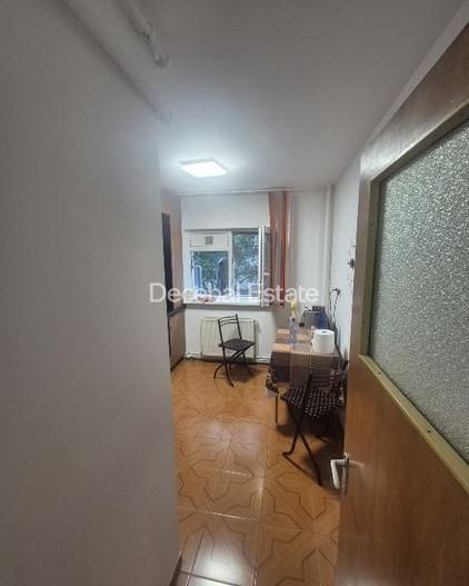 Apartament 3 camere 67 mp 1978 decomandat Titan - Poză 11
