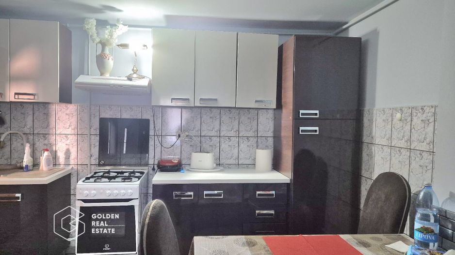 Casa spatiosa cu 5 camere, garaj si gradina, zona Gradiste - Poză 6