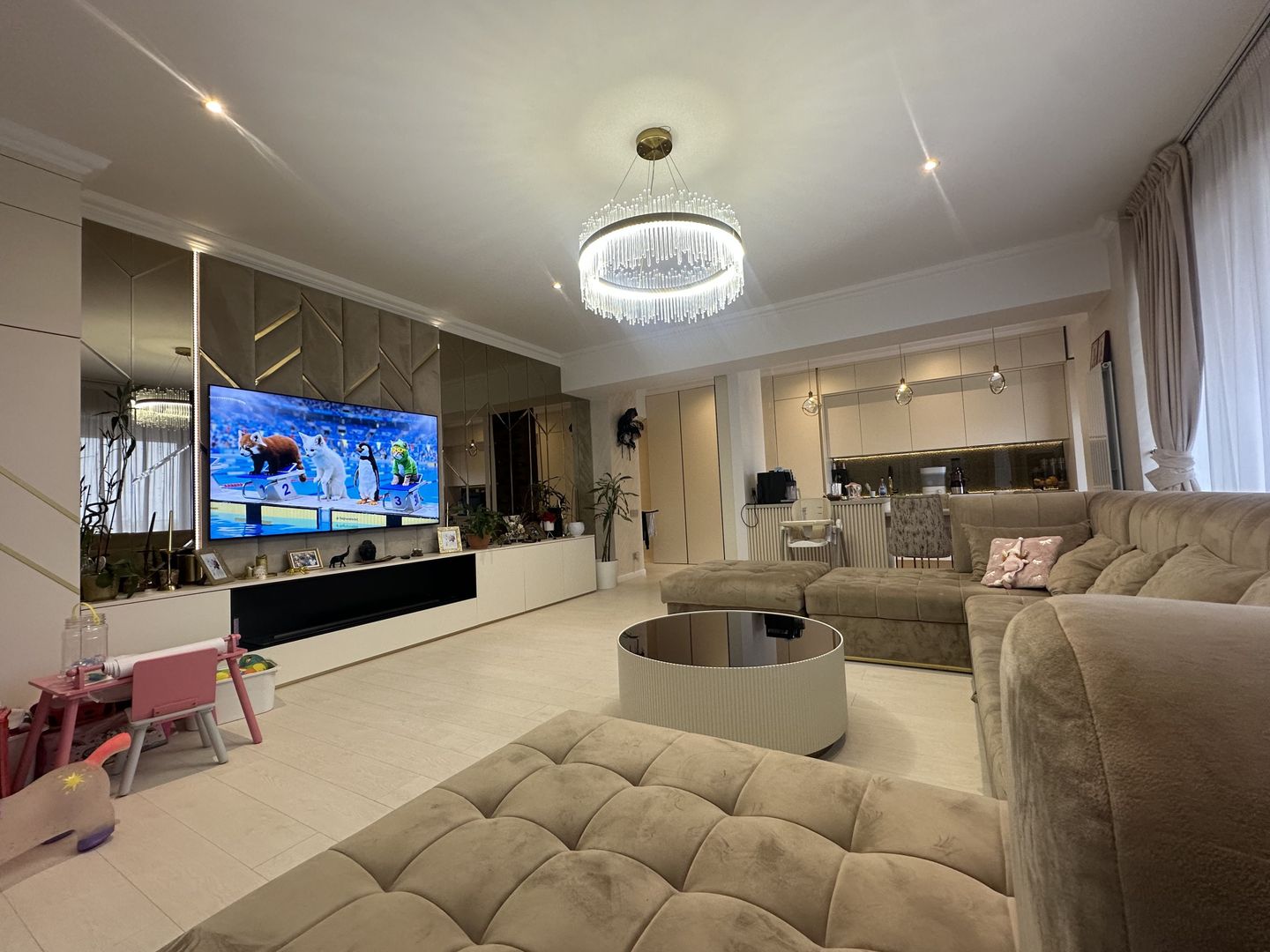 Apartament spectaculos cu 3 camere, 100 mp utili +terasă impresionanta - Poză 2