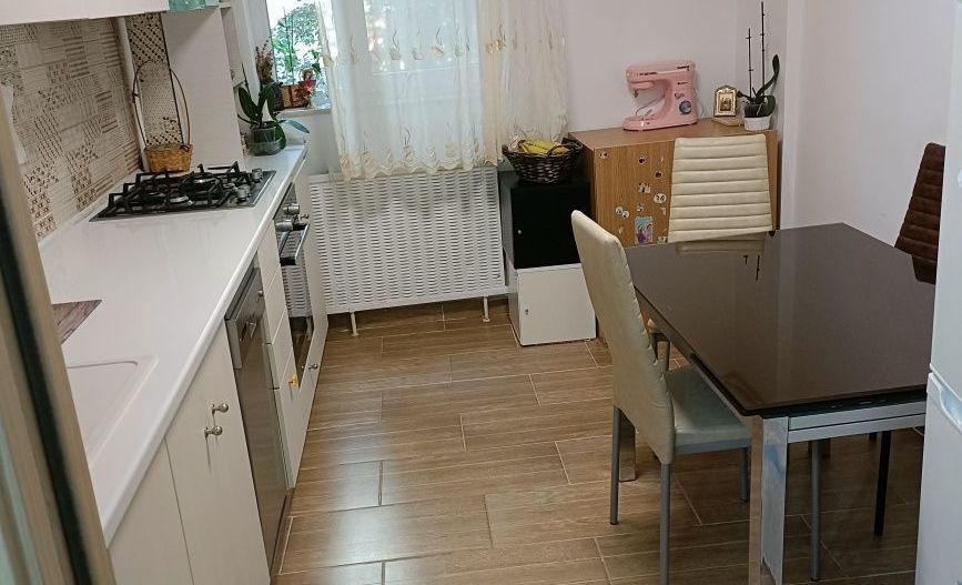 Apartament 3 camere de vanzare , et.2, 70 mp, renovat, zona Panduri - Poză 1