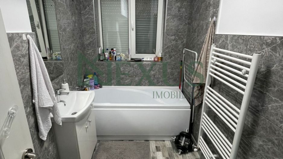 Apartament cu 2 camere, renovat complet, str.Libertății, Moinesti - Poză 5