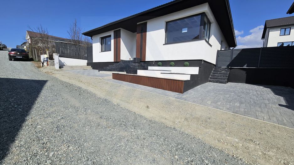 Casa individuala pe un singur nivel 123 mp teren 390 mp in Sura Mare - Poză 2
