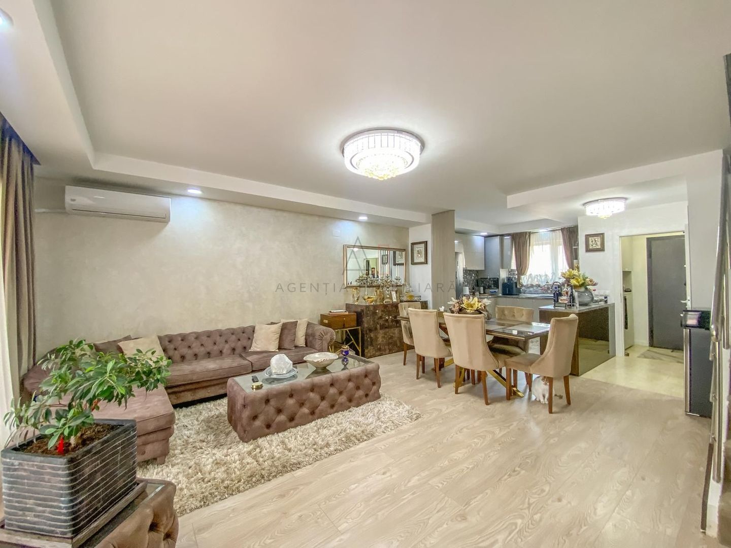 Casa 3 camere - Complex Cosmopolis - Poză 4
