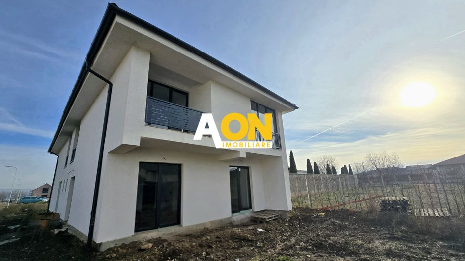 1/2 Duplex de Vânzare, 4 Camere, 350mp Teren, Zona Dealul Furcilor - Poză 1