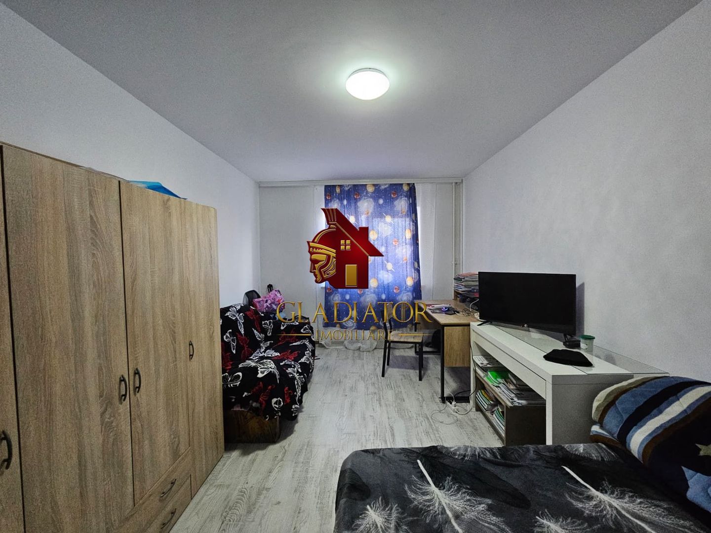 Apart 2 camere Canta la bulevard, etaj 3 din 4, pozitionat foarte bine - Poză 1