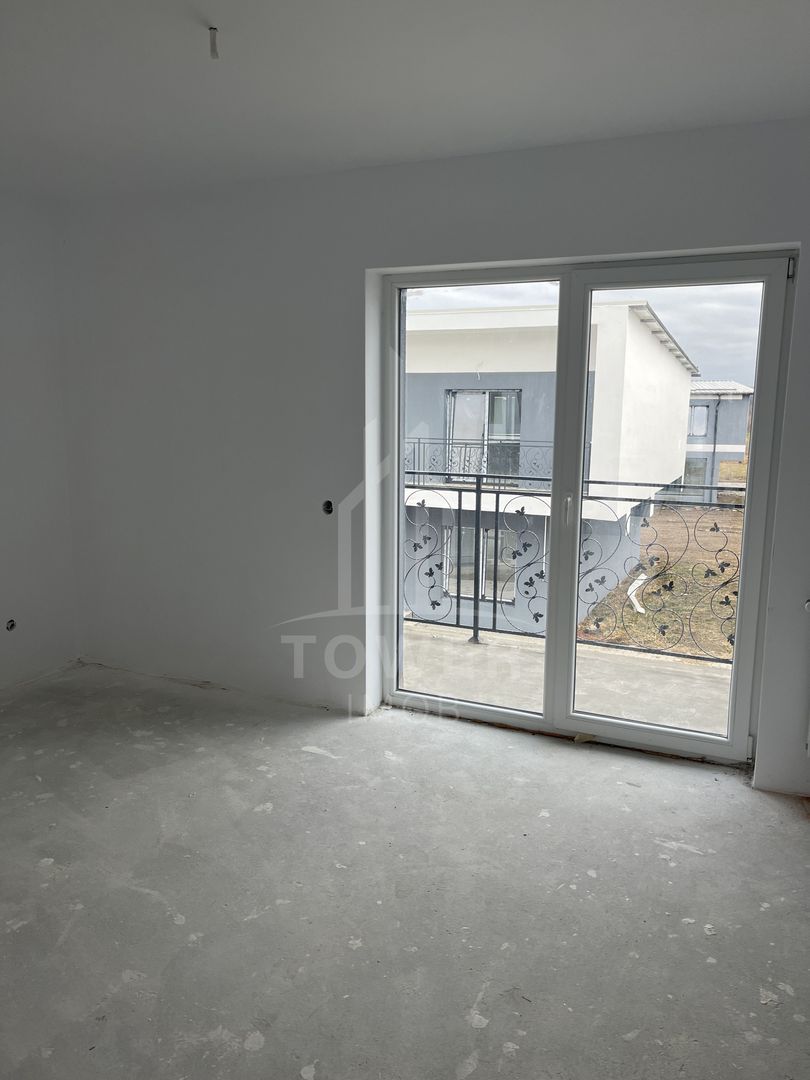 /// Casa de vanzare la intrare in Rasinari! /// - Poză 12