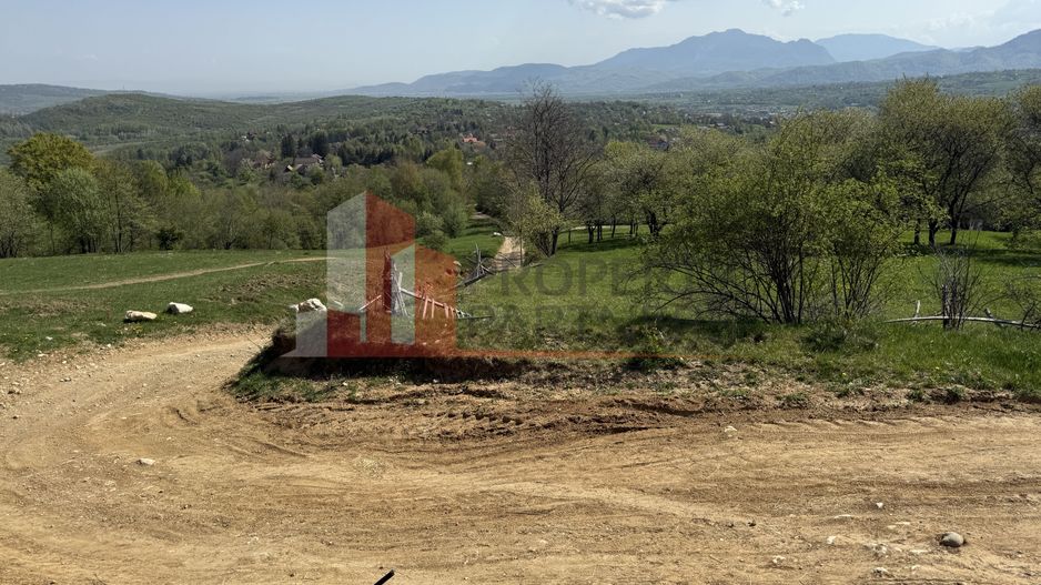 Terenuri Bran - Predelut  Priveliște către Bucegi și Postăvaru - Poză 4