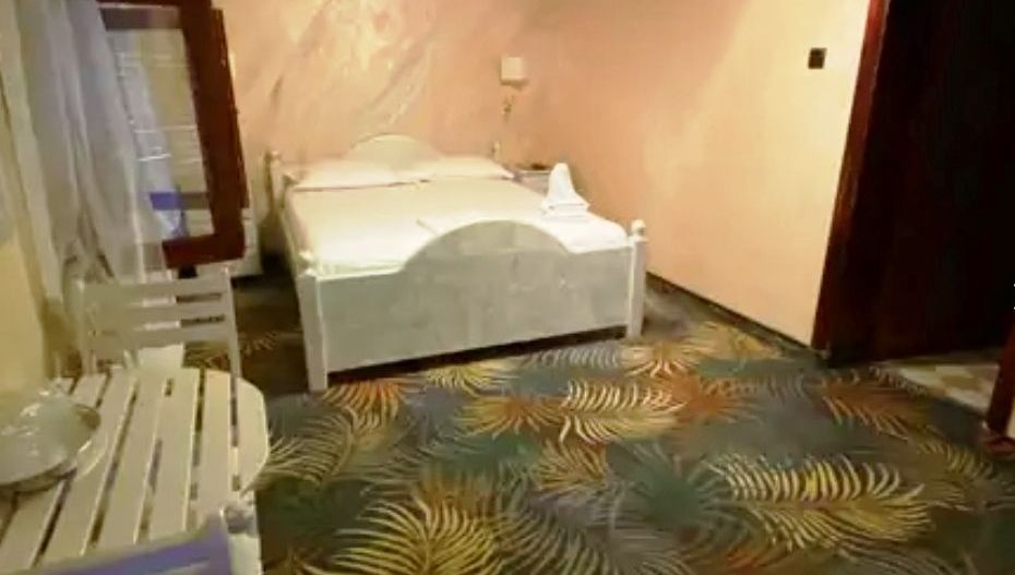 Pensiune cu 18 camere in centrul Brasovului - Poză 10