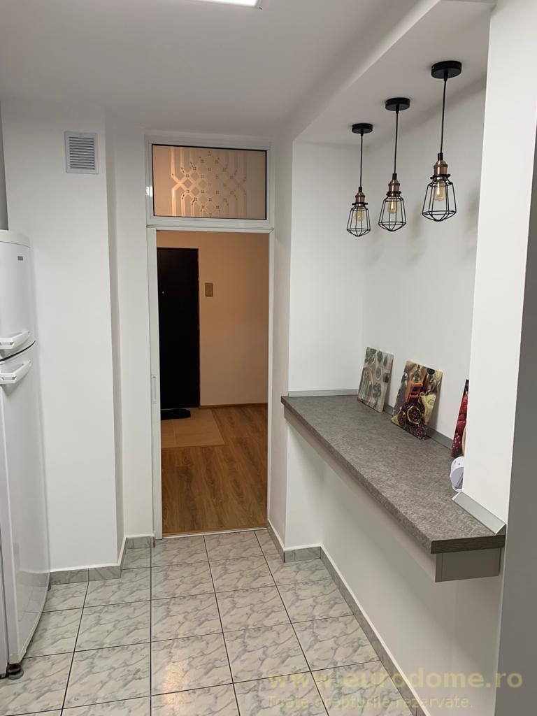 Centrul Civic, aproape de AFI, 3 camere recent renovate/mobilate, 165000 euro - Poză 12