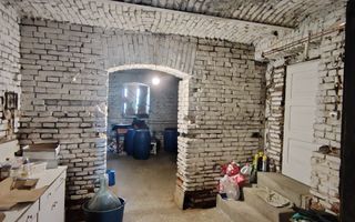 De vânzare o proprietate cu 2 corpuri de clădire și teren, în Agnita - Poză 9