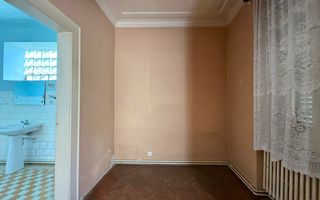 Apartament la casa 4 camere 4 bai 219.5 mp utili si garaj zona Central - Poză 10