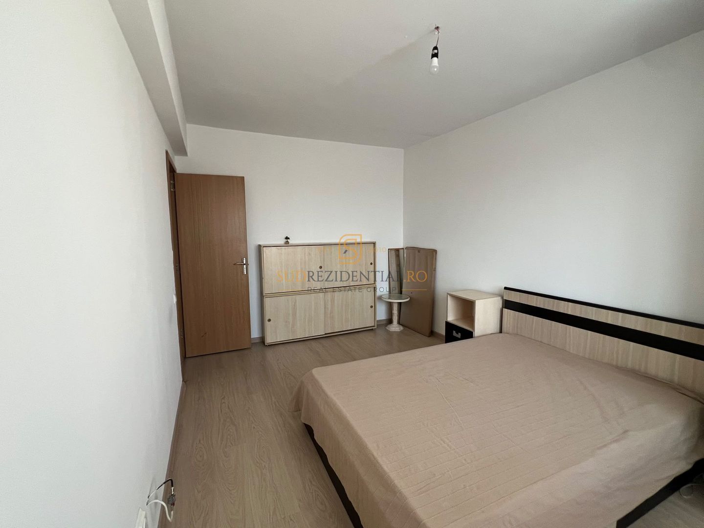 Apartament 3 camere, terasa generoasa, acces metrou Aparatorii Patriei - Poză 4