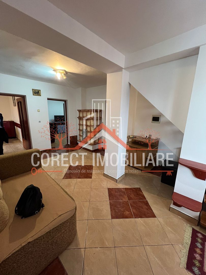 🏡 Apartament cu 3 camere  300 € / lună - Poză 1