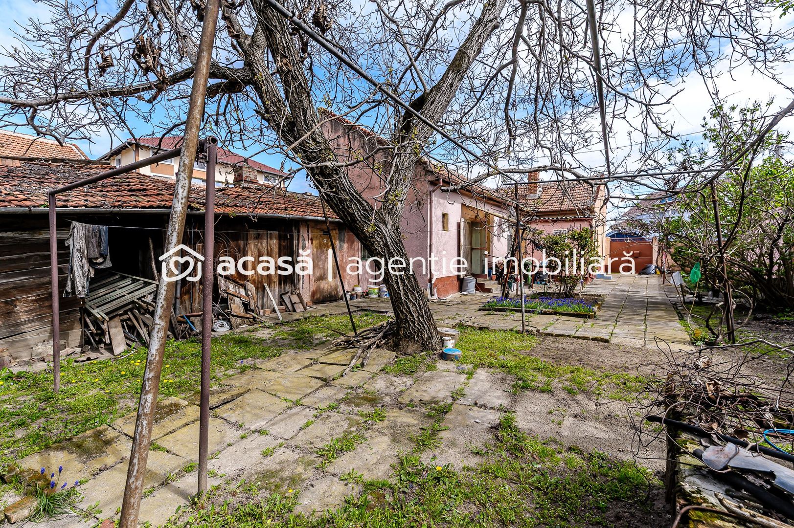 Ocazie Casa veche cu teren generos de 1095 mp in Parneava - Poză 4