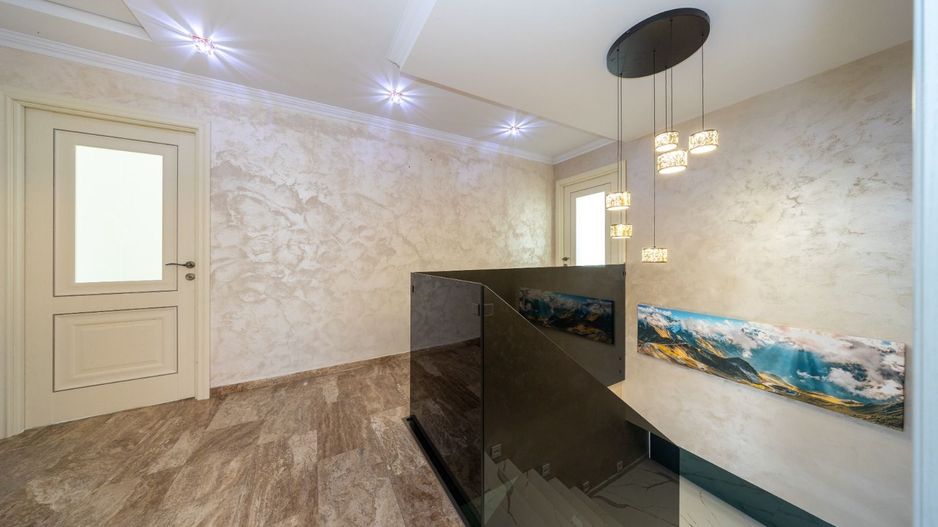 Casa 6 dormitoare+4 bai -1500 mp teren-Sacele - Poză 13