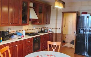 Apartament de vânzare - 4 camere, Strada Tecuci, Bloc Vega - Poză 1