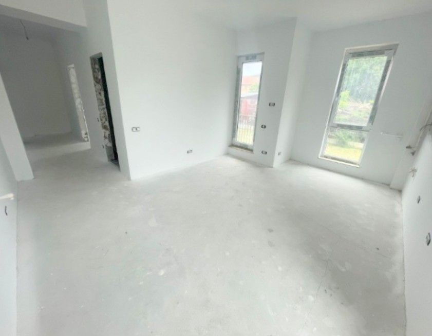 Apartament 2 camere + curte 110 mp Otopeni centru, acces pietonal DN/metrou - Poză 1