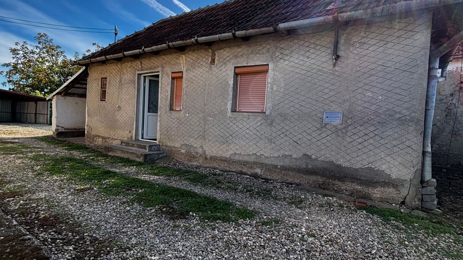Casa cu 1430 mp teren, la 20 km de Oradea - Poză 3