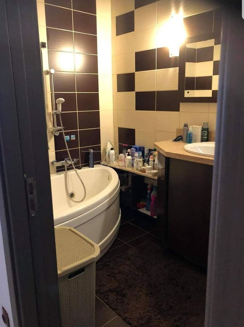 Apartament in zona Profi, central Floresti. - Poză 6