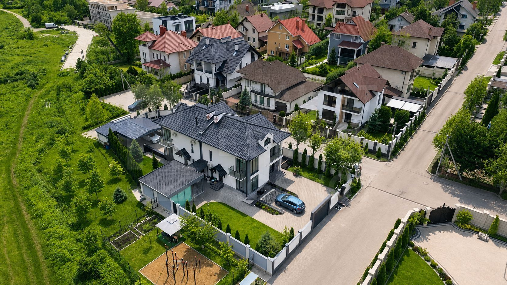 Vânzare,casă, 3 nivele, str. Nicolae Sulac , Codru - Poză 16