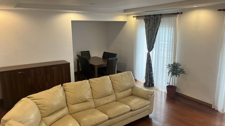Apartament 3 camere la vanzare - Poză 2