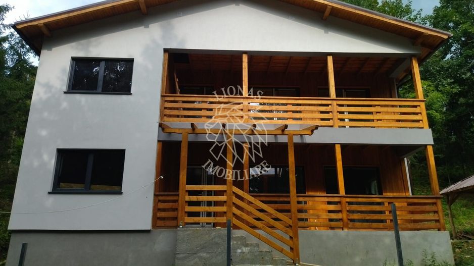 Pensiune Cabana 280mp-teren 1169 mp-foisor-200 m de Lac Colibita - Poză 2