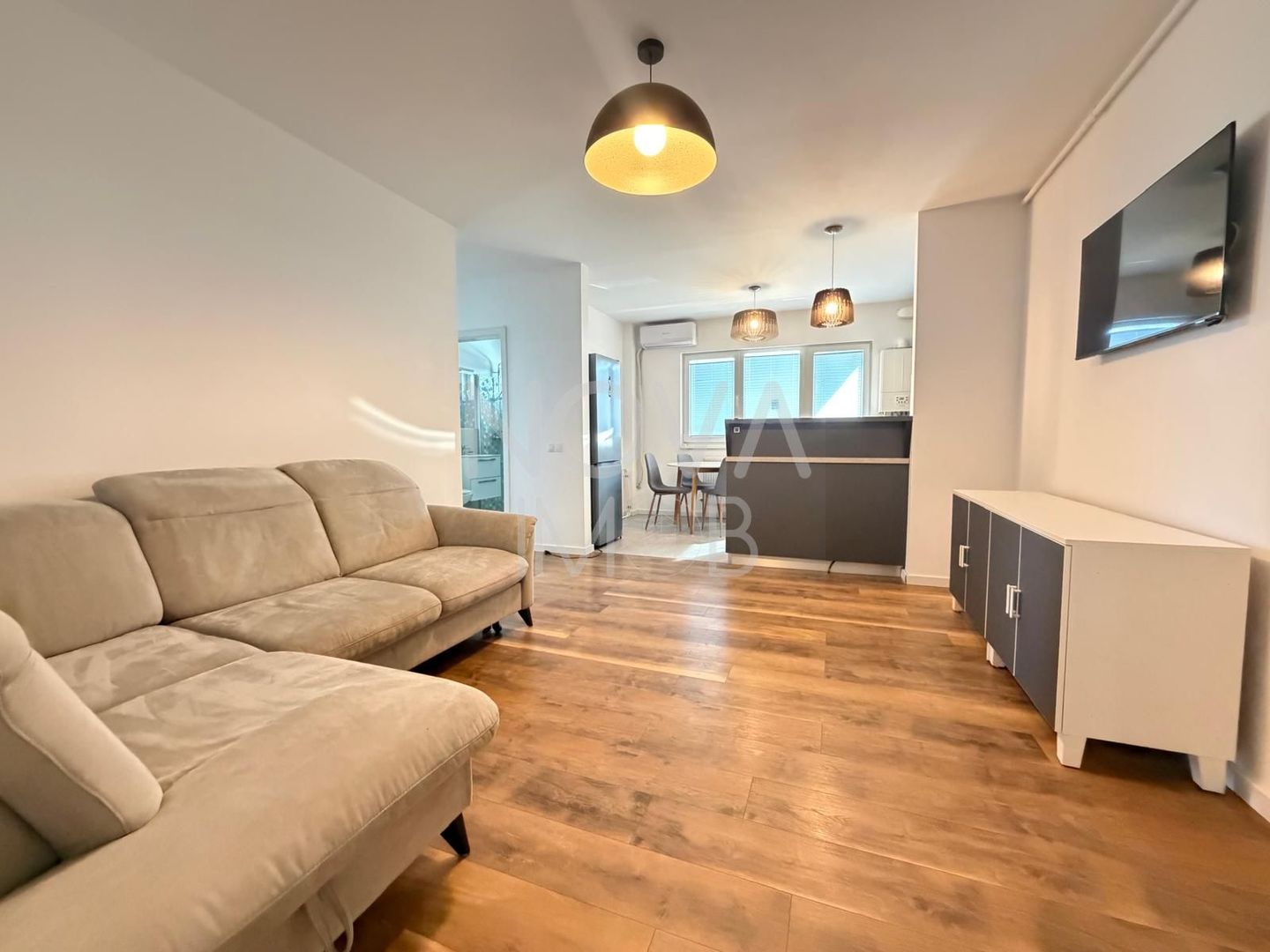 Apartament 3 camere, 2 balcoare, Calea Surii Mici - Poză 1