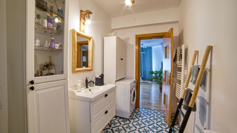 Casa complet mobilata 5 camere 3 bai curte generoasa - Poză 16