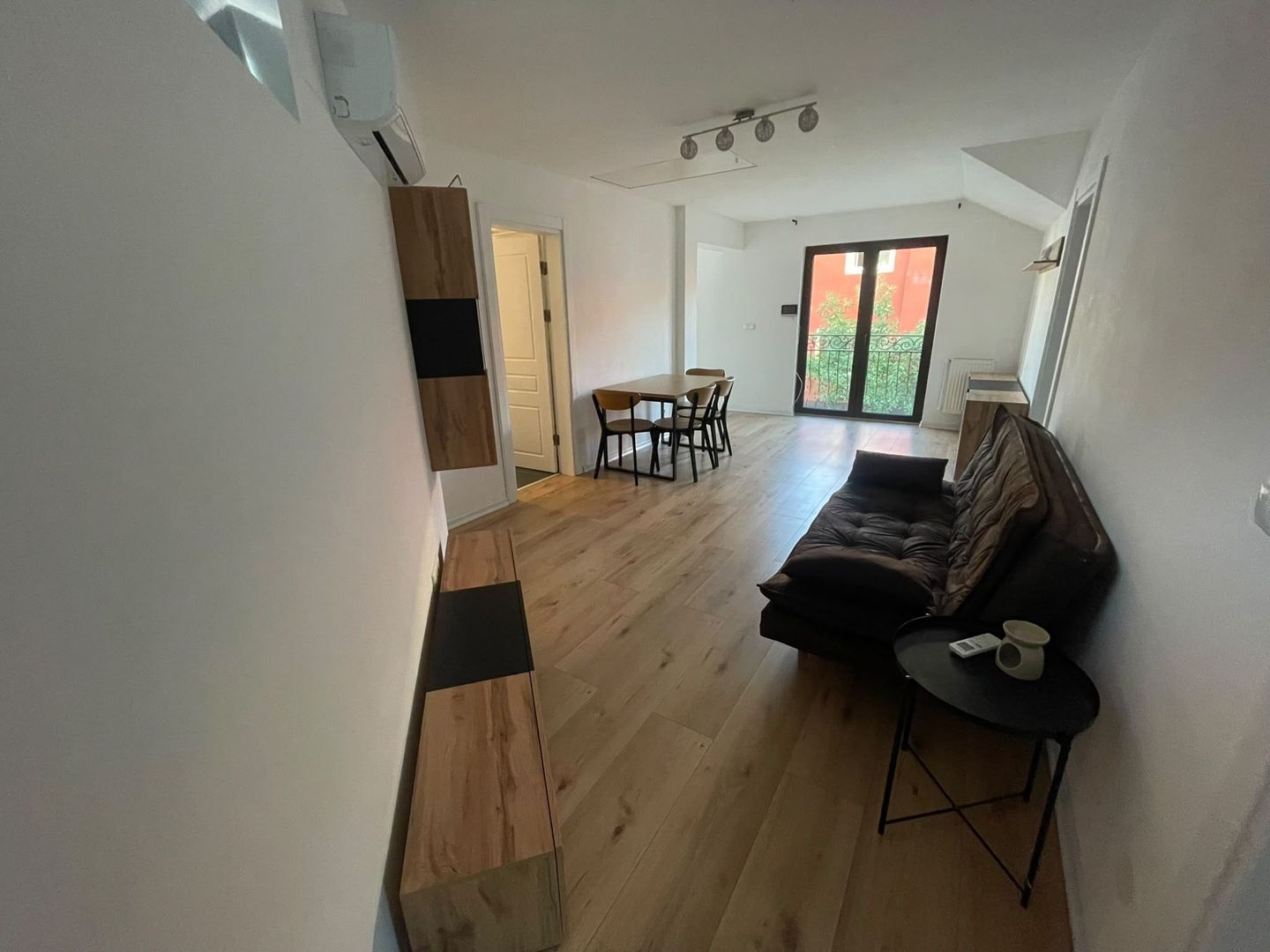 Apartament 3 Camere Spațios, Mobilat,  Curte și Balcon - Poză 4