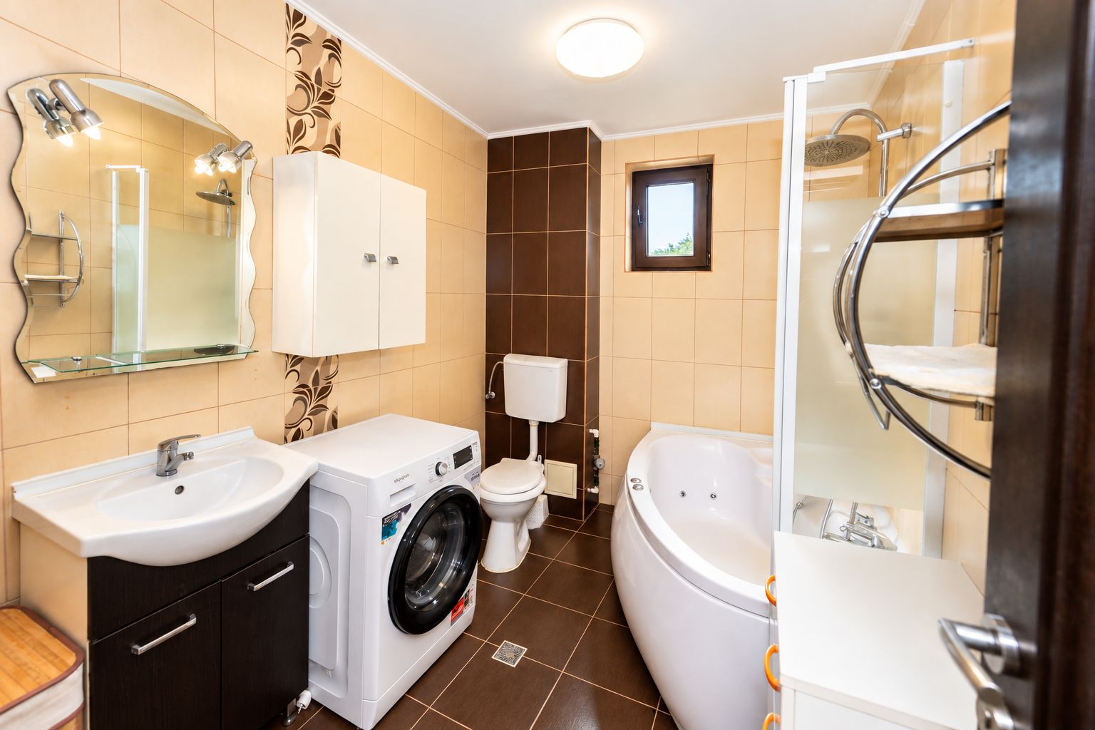 Apartament 2 camere de vanzare, 67mp mobilat, parcare, bloc cu 6 ap. - Poză 5