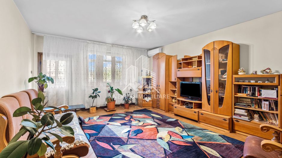 Vila S+P+2E+ M, garaj si spatiu comercial, Km4-5 - Poză 6