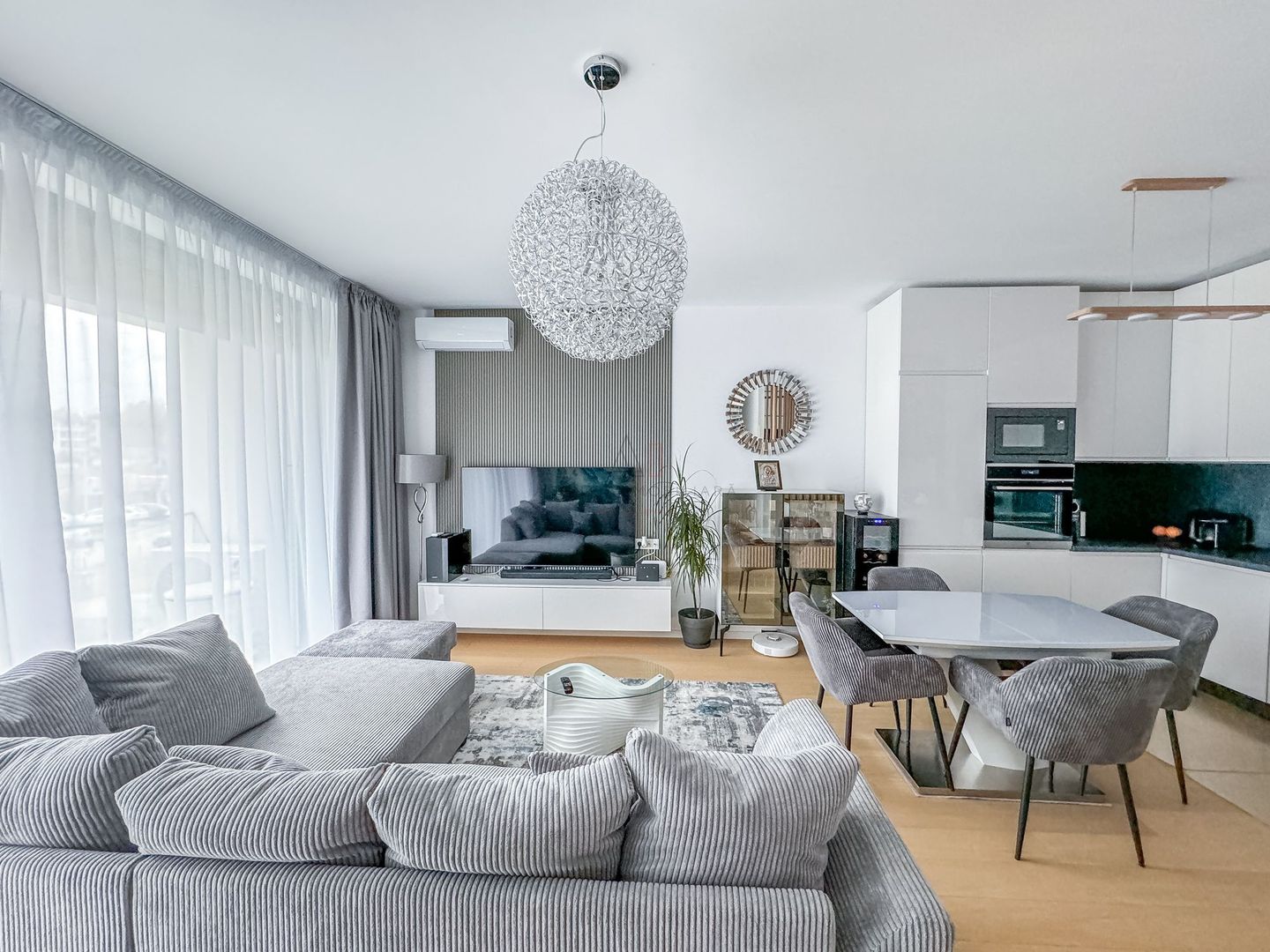 4 Camere Ivy Residence | Mobilat Utilat Premium - Poză 1