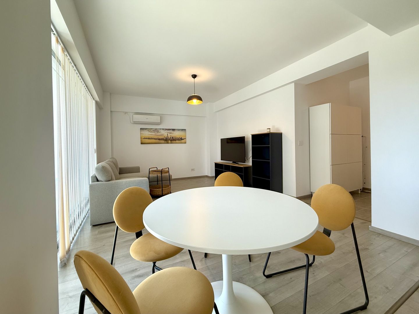 Acasă în stil modern – 2 camere cu terasă spațioasă, in zona Lipovei - Poză 1