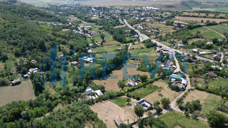 Casă și teren de vânzare în Parincea jud. Bacău. - Poză 14