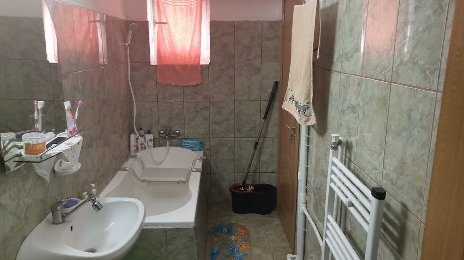 Vanzare apartament 2 camere, Frati Golesti, Gara - Poză 4