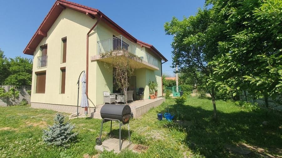 Casa spațioasă  P+1E,526 mp teren-strada liniștită. - Poză 2